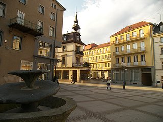 Plac Piastowski - w oddali kosciól św, Jana Chrzciciela