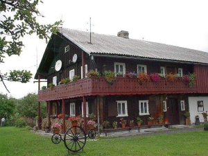 Dom w stylu tyrolskim - fot. Grzegorz Truchanowicz